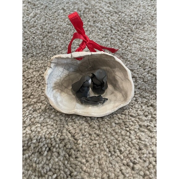 Vintage Nativity Scene Diorama Inside shell Christmas Ornament - Picture 1 of 6